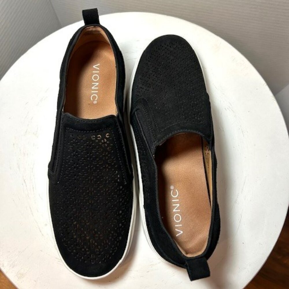Vionic Kimmie Perforated Black Suede Slip On Sneakers Women’s 8 LOOK New